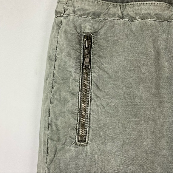 Bella Dahl Washed Army Green Zip Pocket Jogger, Size Medium - Picture 4 of 10